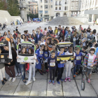 Els participants en la cursa de la mobilitat, ahir a l’acabar a la plaça Sant Joan.