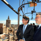 Puigdemont i Puig, ahir a la terrassa del Palau de la Generalitat a València.