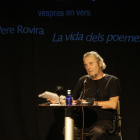Recital poètic de l’escriptor Pere Rovira, ahir al Cafè del Teatre.