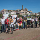 Els participants en la cursa de mitjans de transport de la Setmana de la Mobilitat Sostenible, després d’arribar a Lleida.
