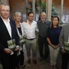 Carles Giró, tercer per l’esquerra, ahir a l’IEI abans de la presentació de la seua novel·la ‘Les 7 sales’.