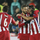 Koke, Yannick Carrasco i Filipe Luis celebren l’únic gol.