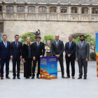 Foto de família de la presentació de la Supercopa al Palau.