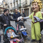 El Petit Príncep es va passejar pel carrer Major interactuant amb petits i grans.