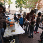 L’Ateneu La Baula va celebrar ahir una xocolatada popular a la plaça Noguerola.