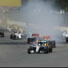 Lewis Hamilton, que sortia des de la primera posició, va prendre la davantera i pràcticament va dominar la prova de principi a final.