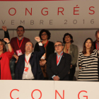 Núria Marín, Miquel Iceta, Àngel Ros y Núria Parlon cantan La Internacional en la clausura del XIII Congreso del PSC.