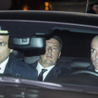 Renzi, ahir a l’arribar al Palau del Quirinal per formalitzar la dimissió davant del president italià.