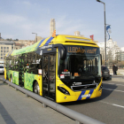 Uno de los nuevos autobuses híbridos, que en los próximos días circularán con normalidad en Lleida. 
