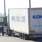 El trailer a su llegada en el centro logístico de Mango en Lliçà d’Amunt.