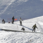 Miles de esquiadores abren el puente de la Purísima