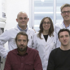 Els cinc socis que han creat l’empresa Moirai Biodesign: Núria Conde, Ivan Dotu, Salvador Duran, Amadís Pagès i Daniel Poglayen.