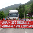 Movilización en Vilaller en 2014 para reclamar más seguridad en la carretera N-230.