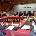 El conseller firmó en la Val d’Aran el convenio y anunció el plan de caminos del Pirineo.