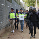 La Policia s'emporta les urnes a l'IES Ronda