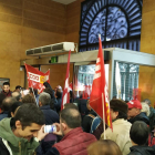 Los sindicalistas ocuparon la sede de la conselleria.