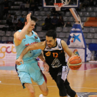 Sutina, durante el partido contra el Barça B en el Barris Nord.