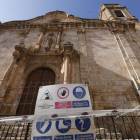 La iglesia de Algerri está vallada desde el pasado día 20 de abril. 