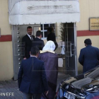 El fiscal general saudí, Saud al Moyeb, a su llegada al consulado.