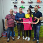 Ramon Porta, Jordi Capdevila, Catalina Flores y Lluís Rodero, ayer en la tienda Unnik Sports.