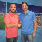 Jordi Esteve, director deportivo del Lleida, junto a Miki Massana, que se incorpora al cuerpo técnico.