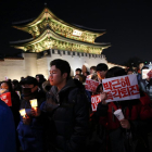 Milers de sud-coreans demanen a Seül la dimissió de la presidenta