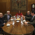 Fátima Báñez junto a Juan Rosell, Antonio Garamendi, Pepe Álvarez e Ignacio Fernández Toxo.