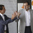 Imagen de archivo de Aznar y Rajoy del año pasado, cuando mantenían una relación menos tensa.