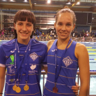 Paula Juste y Cristina García, las dos medallistas de ayer del CN Lleida, y el equipo 4x100 estilos masculino júnior del CN Cervera.