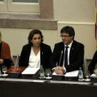 Munté, Colau, Puigdemont y Forcadell presidiendo la cumbre por el referéndum el viernes.