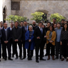 Puigdemont i el conseller de Cultura, Santi Vila, amb una representació dels guanyadors dels Gaudí.