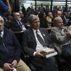 Els exmilitars Jorge Eduardo Acosta (esquerra) i Alfredo Astiz, dos dels acusats, assisteixen a la lectura del veredicte.