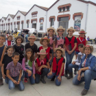 Los participantes en uno de los talleres infantiles de country que se hicieron ayer. 