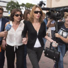 Los familiares de Juana Rivas a su llegada ayer a los juzgados de Granada.