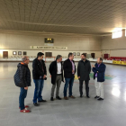 Federació i responsables de l’ajuntament i del club CP Vila-sana van visitar el pavelló.