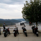 Algunes de les motos a Tiurana, ahir al matí.
