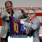 Sordo va regalar a Toxo una samarreta del Barça al congrés.