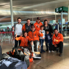 Isidre Esteve, amb la resta de l’equip KH-7 Rally Team, abans de marxar ahir cap al Paraguai.