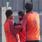 Gerard Piqué, en l’entrenament al costat de Messi i Neymar.
