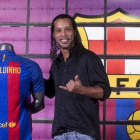 Ronaldinho va ser presentat ahir com a nou ambaixador del club per als propers deu anys.