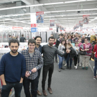 Els Amics de les Arts van firmar discos ahir al Media Markt de Lleida davant més d’un centenar de fans.