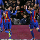 Messi y Neymar celebran el primer tanto del sábado ante el Celta.
