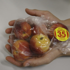 La bossa amb nectarines a 35 cèntims d'euro.