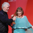 Carmen Maura va rebre de mans del ‘seu’ director, Pedro Almodóvar, el Fotogramas d’Honor.