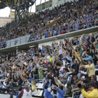 Imagen de la grada de tribuna llena de aficionados ante el Jaén en el play off de la temporada 2012-13.
