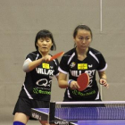 Yanlan Li y Tingting Wang, ayer durante el partido de dobles.