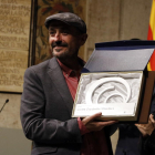 Carles Capdevila recogiendo el Premio Nacional de Comunicación.