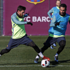 Messi i Arda Turan, en un dels entrenaments del Barcelona d’aquesta setmana.