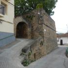 La arcada del siglo XVI que servía de entrada al pueblo. 