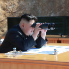 Kim Jong-un dirigió el lanzamiento de su nuevo misil intercontinental.